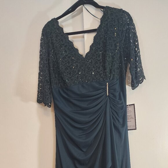 B&A By Betsy & Adam Petite V-Neck Lace-Bodice Gown - Picture 2 of 10